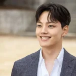 Yeo Jin-goo with celebgeeks.com