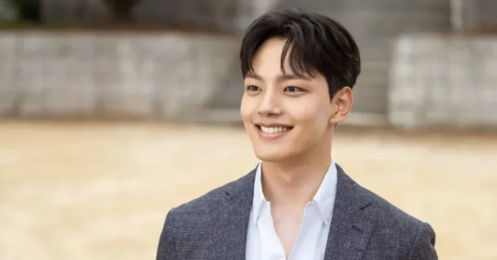 Yeo Jin-goo with celebgeeks.com