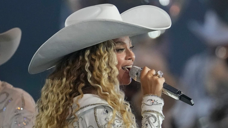 Staggering Amount Beyoncé Was Paid by Netflix to Perform at Halftime of Ravens-Texans NFL Game